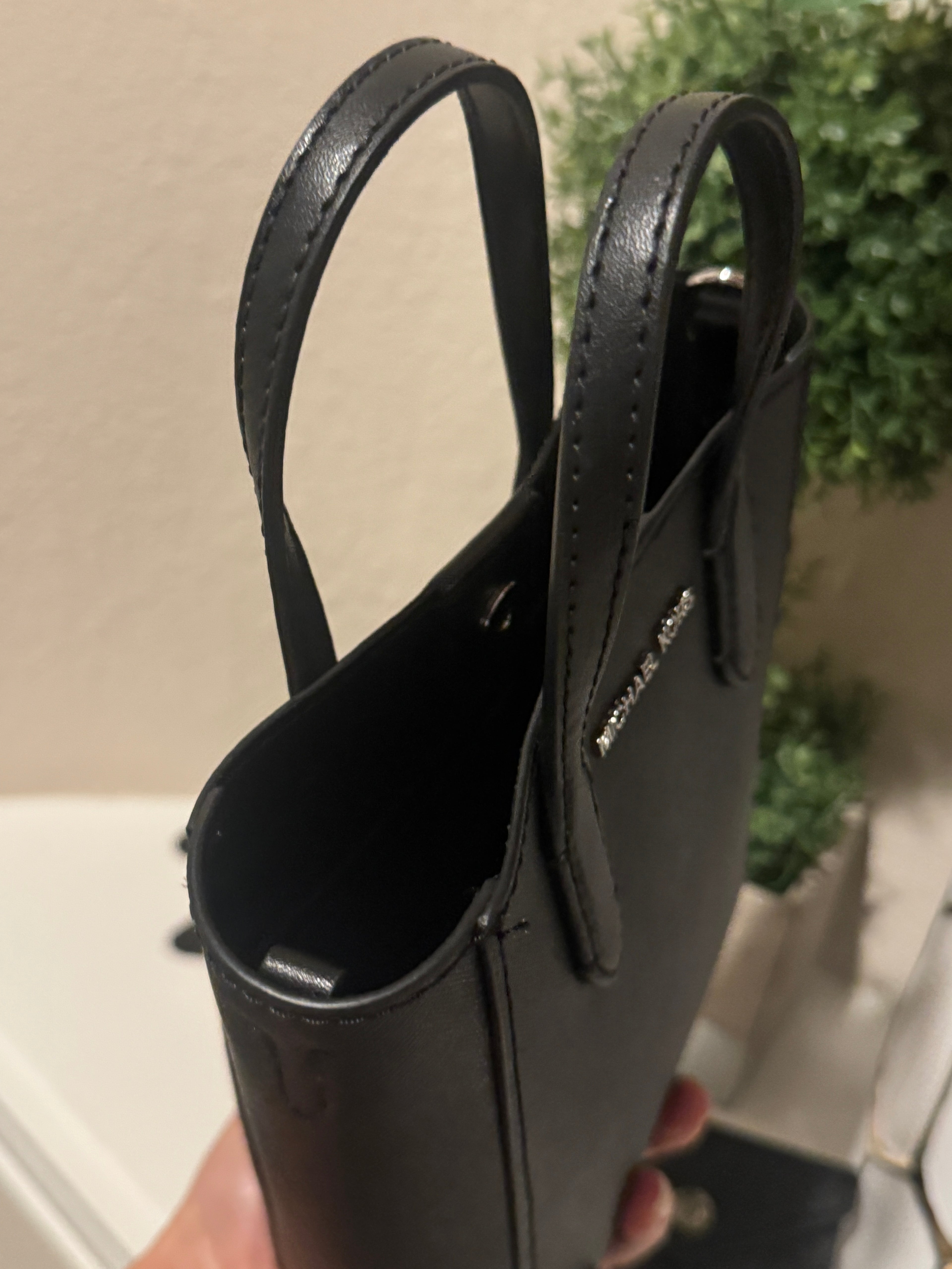 MICHAEL KORS 
Vincent Extra-Small Saffiano Leather Crossbody Bag With Card Case